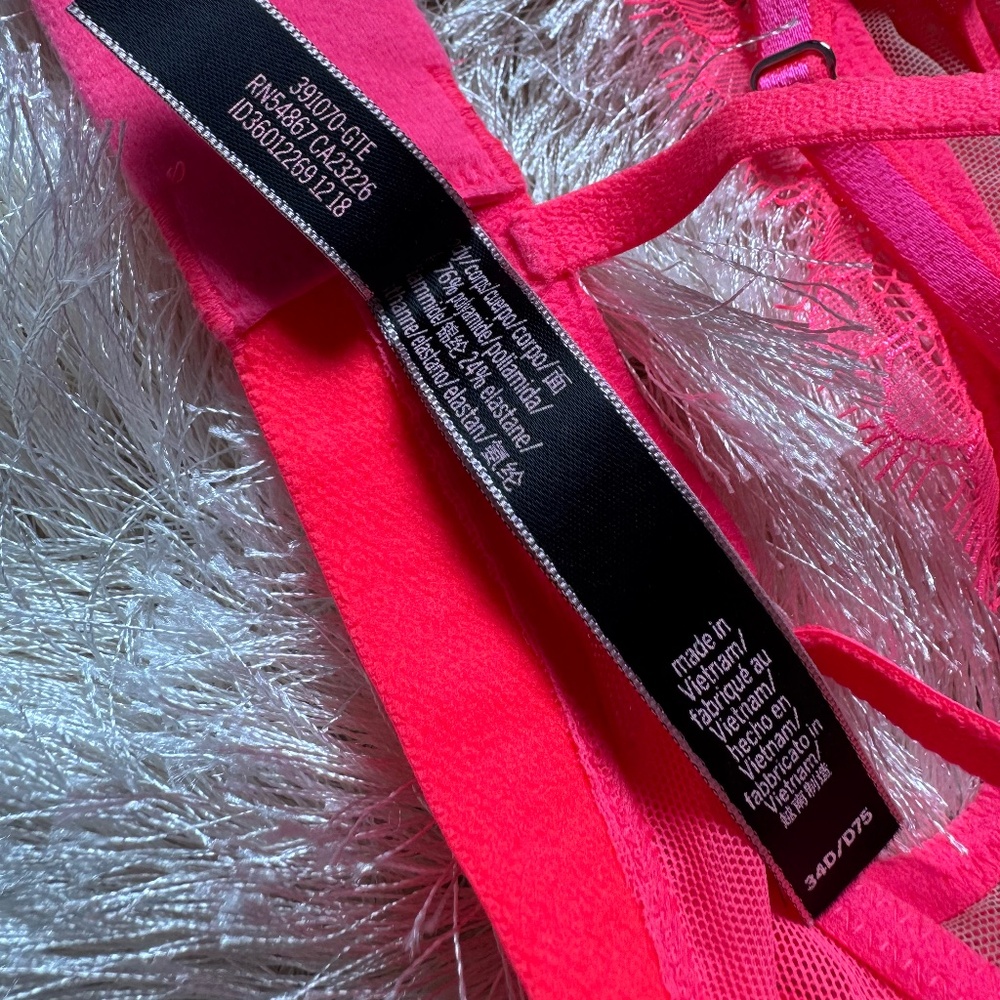 Victoria’s Secret Sexy Chantilly Unlined Bra - Picture 9 of 9
